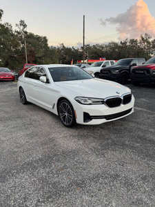 2023 BMW Série 5 540i Berline 4 portes Options de carburant diesel et électrique R20 Taille des pneus Boîte de vitesses manuelle et automatique État d'occasion - Product Image 4