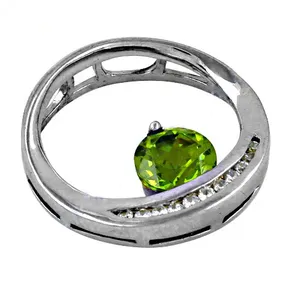 Pendentif Solitaire Minimaliste en Argent 925 Art Palace avec Pierre Précieuse Péridot Vert, Design Géométrique, Bijoux pour Femme, Certifié par un tiers - Product Image 3