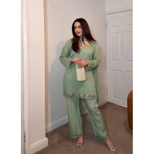 Diseñador Heavy Faux Georgette bordado trabajo con manga con espejo superior y Palazzo con Dupatta traje conjunto por exportación - Product Image 1