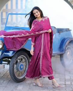 Robes de soirée brodées en tissu georgette de haute qualité Pure Elegance pour femmes, style ethnique indien Shalwar Kameez, longueur au sol - Product Image 3