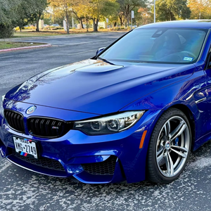 Voiture d'occasion haut de gamme 2023 BMW M4 Competition xDrive Cabriolet ~3 200 milles, 503 ch, moteur turbo 6 cylindres - Product Image 1