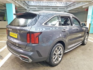 KIA SORENTO 2022, Crossover de Tres Filas, Construcción de Calidad Confiable, Capacidad en Carretera de Confianza, Diseño Interior Espacioso e Inteligente - Product Image 2