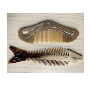 Peine de cuerno artesanal respetuoso con el medio ambiente, herramienta hecha a mano duradera hecha a mano con acabado pulido de cuerno, ideal para el cuidado y el cuidado diario del cabello - Product Image 3