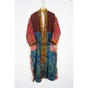 Kimono tipo bata boho de patchwork suave 100% seda hecho a mano para mujer, manga tres cuartos, estampado con logotipo frontal, cuello en V, con cordón ajustable. - Product Image 4