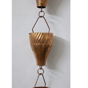 Chaîne de pluie en laiton de haute qualité en or Design antique Ornement de jardin personnalisable ou cadeau de mariage - Product Image 4