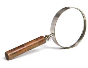 Loupe en métal de designer fabriquée pour les intérieurs de luxe, les bureaux et les présentoirs élégants - Product Image 5