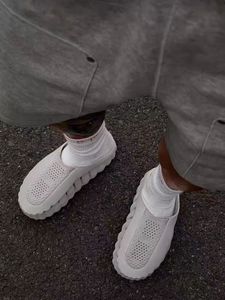 Mules de sport décontractées pour hommes, respirantes, massantes, à enfiler, pour l'extérieur – Vente chaude pour grossistes - Product Image 4