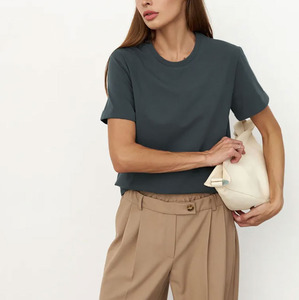 เสื้อยืดแฟชั่นแขนสั้นสำหรับผู้หญิงใหม่แผ่นรองไหล่ไม่สมมาตรเสื้อไม่มีสายรัดตกแต่งแบบอัดพลีทฤดูร้อนแสนหวาน - Product Image 2