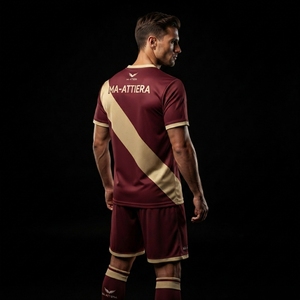 Uniforme de Fútbol para Hombre MA-ATTIERA, Personalizable, Color Granate y Dorado, Franja Diagonal, Impresión por Sublimación, Transpirable, Poliéster, Talla Adulto - Product Image 4