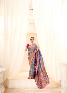 ผ้าไหมฝ้ายสวยงามพร้อมทอผ้าและแนวคิดอันเป็นเอกลักษณ์สําหรับการขายส่าหรีออนไลน์ - Product Image 3