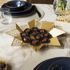 Décorations de Noël et du Ramadan en métal plaqué or moderne Plateaux de service en forme de rectangle avec dates coupées pour le dessert - Product Image 1