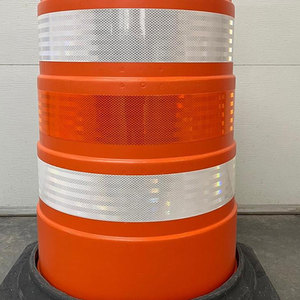 Fabricant de tambour de circulation réfléchissant en caoutchouc et en plastique Barrière de trafic de baril de construction de routes Tambour de circulation avec différentes couleurs - Product Image 3