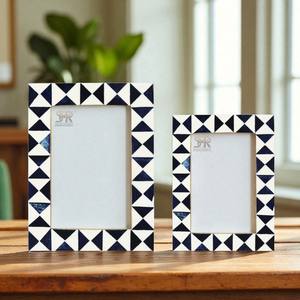 Cadre photo en résine noire et blanche avec incrustation d'os fait à la main, motif géométrique, cadre photo décoratif pour table, décoration d'intérieur - Product Image 2