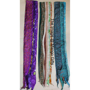 Pañuelo de Seda Reciclada Estilo Boho Vintage Sari, 70 x 6 Pulgadas, Pañuelos Hippie para la Cabeza y el Cuello, Estampado a Mano, Estilo Largo - Product Image 6