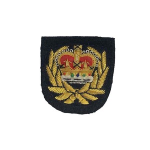 Insignia de Emblema Real con Bordado Zari - Product Image 2