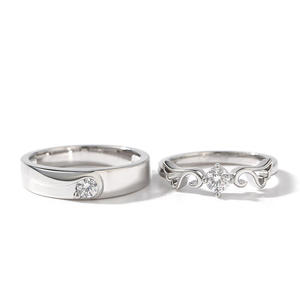 Jeulia วงแหวนแต่งงานเงินแบบกลมมีปีกนางฟ้าสำหรับคู่รัก - Product Image 2