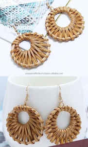 2024 vente chaude à la mode Simple tempérament rond géométrique plage Vintage rotin boucles d'oreilles pour les femmes - Product Image 2