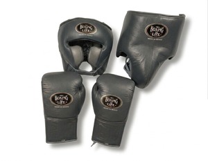 Ensemble de boxe personnalisé fait main en cuir véritable, sans boxe il n'y a pas de vie, comprenant des gants, un protège-tête et un protège-guêtres, équipement d'entraînement de protection. - Product Image 3