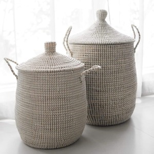 Panier en paille tissée de bonne qualité avec poignée suspendue ou panier en bambou pour vêtements avec poignée de nombreuses couleurs personnalisables - Product Image 5