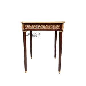 Table d'appoint carrée de luxe avec marqueterie géométrique complexe, médaillons en porcelaine peints à la main et décor palais en laiton doré - Product Image 2