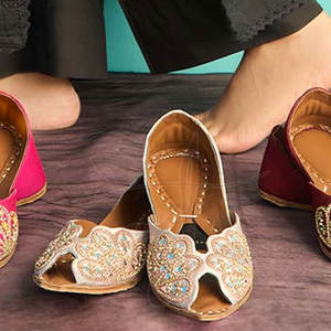 Chaussures Khussa pour femmes, fabrication en usine, produit phare, vente en gros, qualité supérieure, antidérapantes, imprimées, dessus en velours de haute qualité - Product Image 5