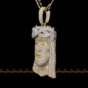 Pendentif Hip Hop tête de Jésus religieux personnalisé glacé en or jaune 10 carats et diamants ronds de laboratoire taille brillant - Product Image 6