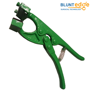 Pinzas de Tatuaje Veterinarias de Alta Resistencia Ecológicas BEST-242-46 de la Marca BEST, Grandes, Verdes, para Identificación de Ganado, Dígitos y Letras - Product Image 1