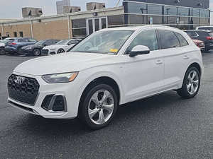 Audi Q5 quattro S line Prem Plus 45 TFSI 2023 en parfait état - Product Image 2