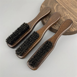 Brosse à barbe en crin de cheval MORGANS INDUSTRIES, manche en bois, écologique, outil de toilettage efficace, utilisation en salon et à domicile - Product Image 1