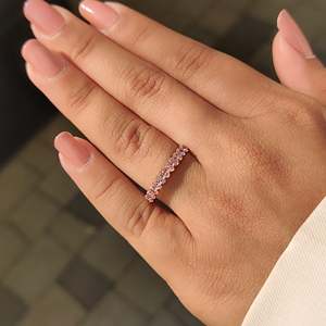 แหวนแต่งงานเพชรทรงรีสีชมพูแบบครึ่งวงกลม - Product Image 4