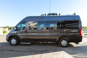 Jaycoswift 20t 2023, Vehículo Camper de Lujo para Viajes Familiares, Fabricado en Acero - Product Image 2