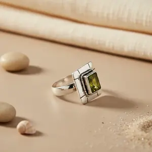 Anillo de Plata 925 para Mujer, Elegante y Romántico, con Incrustaciones, Piedra Verde Cuadrada, Corte Princesa, Diamante, Engaste de Oro, Joyería de Moda, Regalo - Product Image 2