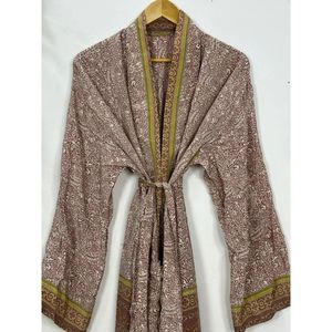 Nachhaltiger Herren-Bademantel Aus Recycelter Seide Luxurise Maskuline Eleganz Ultimative Zeitlose Klassik Aus Satin Und Fleece - Product Image 4