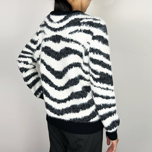 Suéter de Invierno para Mujer, Manga Larga, 100% Lana, Logotipo Personalizado en la Parte Delantera, Estilo Urbano, Totalmente Personalizable - Product Image 3