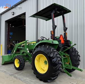 Tractor Compacto John Deere 3038E de 70HP con Tracción en las 4 Ruedas, Transmisión por Engranajes, Cargador Frontal Multifuncional para Granja - Product Image 5