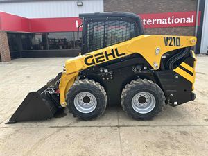 2024 Gehl V210 Skid Steer Loader 45 tonnes Charge nominale Yanmar Moteur Boîte de vitesses et roulement - Product Image 2