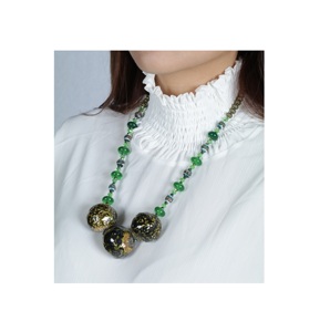 Collier de bijoux fantaisie en résine La meilleure qualité de perles rondes en résine Collier en résine Produit fait à la main Collier de luxe Meilleure vente - Product Image 1