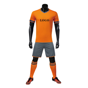 Vêtements de football personnalisés de qualité supérieure en gros, uniforme d'équipe respirant, vêtements de football personnalisables - Product Image 3
