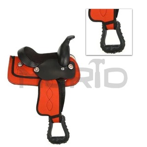 Le jeu de punaises de cheval d'endurance de course de baril occidental synthétique rouge de haute qualité comprend une selle de cheval en cuir véritable de la meilleure qualité - Product Image 3