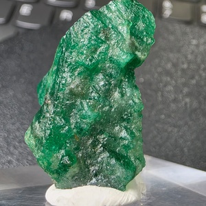 ตัวอย่างพลอยสเวทธรรมชาติ 5.85 กรัม คริสตัลเบอร์ริลสีเขียว พลอยหลวมจากประเทศปากีสถาน พลอยเรืองแสง ได้รับการรับรอง - Product Image 5