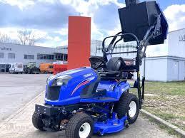 Tractor Compacto 4x4 de 20 HP con Transmisión por Engranajes, Multifuncional, Bajo Ruido, para Agricultura Moderna - Product Image 2
