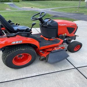 Tractor Subcompacto Kubota BX1880 2025 |   Tractor Utilitario Versátil para Jardín y Césped, Diésel de 18 HP, 4x4 - Product Image 1