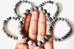 Bracelet en Jaspe Picasso Gris Naturel de 8 mm, Perles Rondes, pour la Méditation et la Guérison, Vente en Gros - Product Image 4