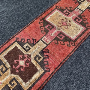 Vintage Turkish Herki Small Rug 3.2x9.8 ft, <b>Red</b> Geometric Rug <b>Wool</b> - Product Image 2