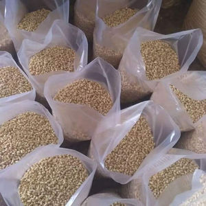 Granulés de bois de pin haute densité pour les installations de production d'énergie biomasse avec une teneur en humidité contrôlée et une production de chaleur stable - Product Image 4