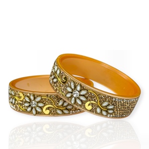 Juego de Brazaletes de Acrílico con Diseño Floral, Bañado en Oro, Estilo Moderno, Acabado Antiguo con Perlas, Tradicional para Bodas, al Por Mayor - Product Image 3