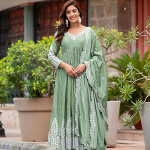 ชุดผ้าบางปักลายผ้าจอร์เจีย - Product Image 1