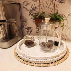 Plateau de service en bois blanc de luxe avec pièce de déclaration haut de gamme au design artisanal unique pour la décoration intérieure quotidienne et les événements - Product Image 2