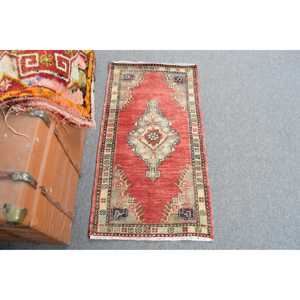 Tapis vintage 1,7 x 3,1 pieds, tapis turc, tapis oriental rouge en laine - Product Image 1