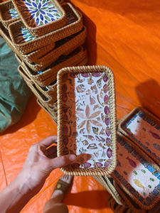 Plateau en rotin incrusté de nacre, rotin naturel tissé à la main, coquille pour servir, Vietnam par 99 Gold Data - Mme Violet - Product Image 2